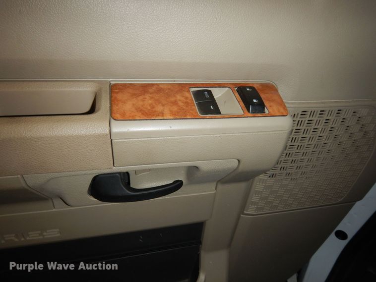 image for item DN1552 2017 Ford Econoline E350 Super Duty  RV