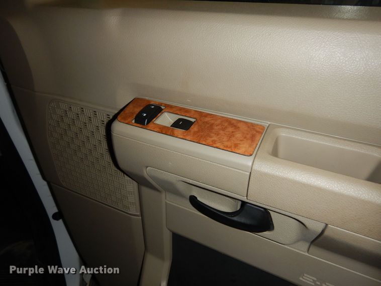 image for item DN1552 2017 Ford Econoline E350 Super Duty  RV