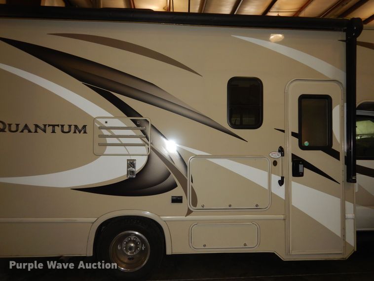 image for item DN1552 2017 Ford Econoline E350 Super Duty  RV