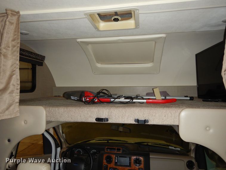 image for item DN1552 2017 Ford Econoline E350 Super Duty  RV