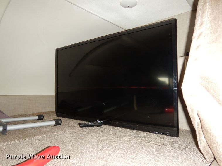 image for item DN1552 2017 Ford Econoline E350 Super Duty  RV