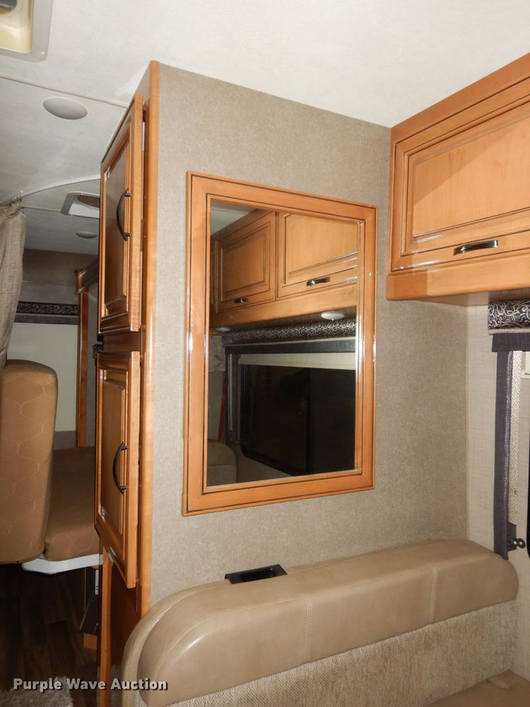 image for item DN1552 2017 Ford Econoline E350 Super Duty  RV