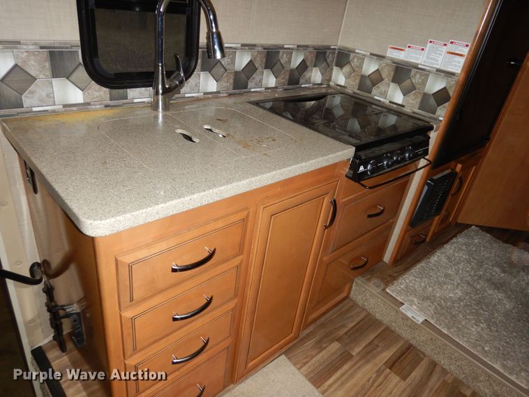 image for item DN1552 2017 Ford Econoline E350 Super Duty  RV