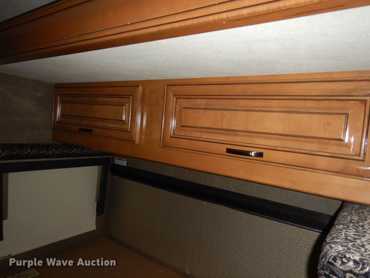 image for item DN1552 2017 Ford Econoline E350 Super Duty  RV