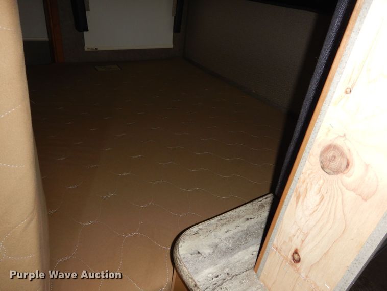 image for item DN1552 2017 Ford Econoline E350 Super Duty  RV