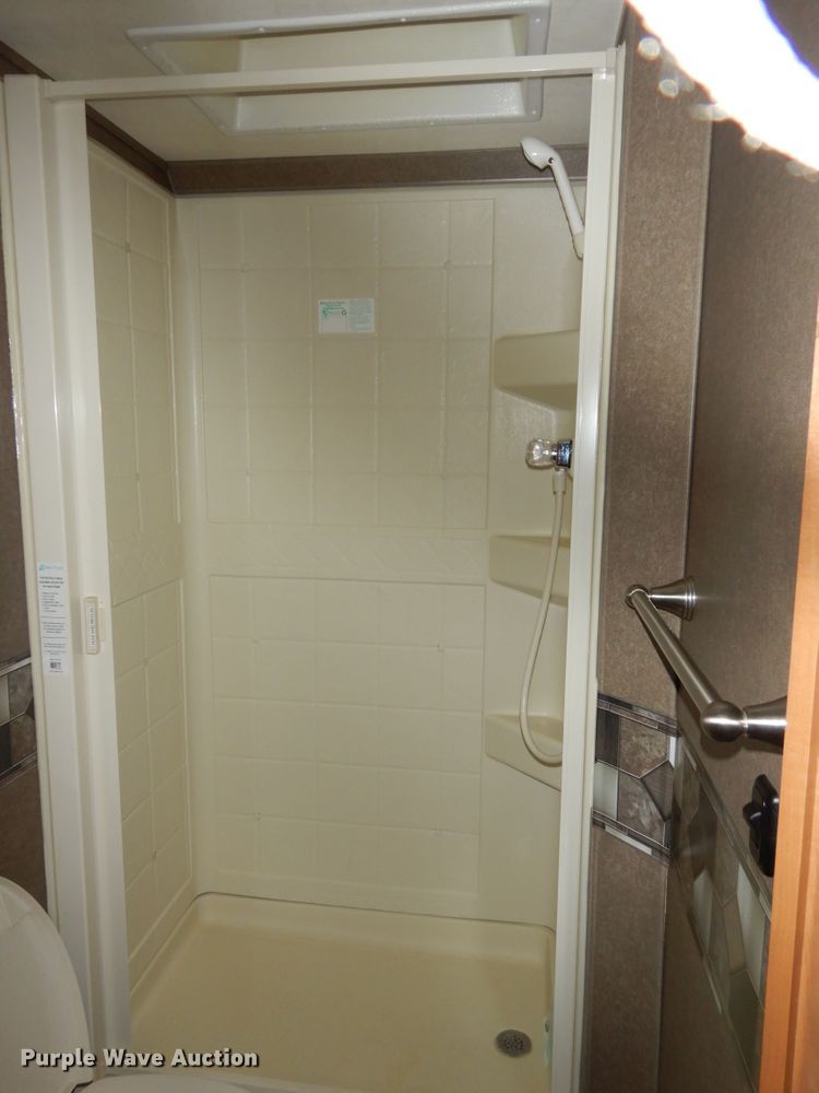 image for item DN1552 2017 Ford Econoline E350 Super Duty  RV