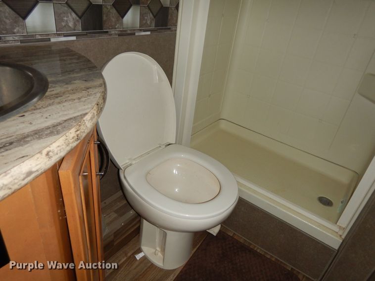 image for item DN1552 2017 Ford Econoline E350 Super Duty  RV