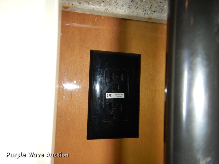 image for item DN1552 2017 Ford Econoline E350 Super Duty  RV