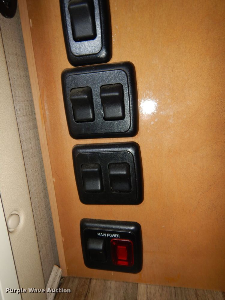 image for item DN1552 2017 Ford Econoline E350 Super Duty  RV