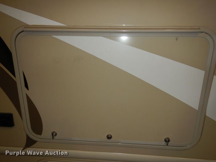 image for item DN1552 2017 Ford Econoline E350 Super Duty  RV