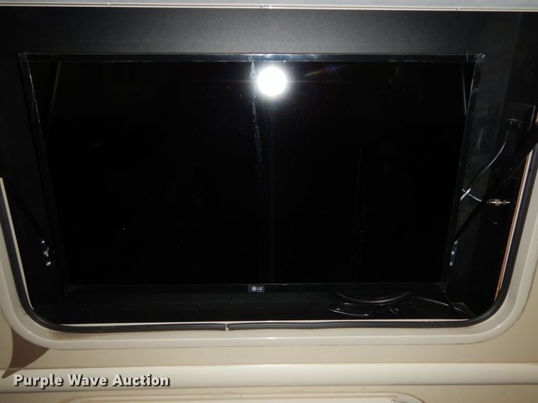 image for item DN1552 2017 Ford Econoline E350 Super Duty  RV