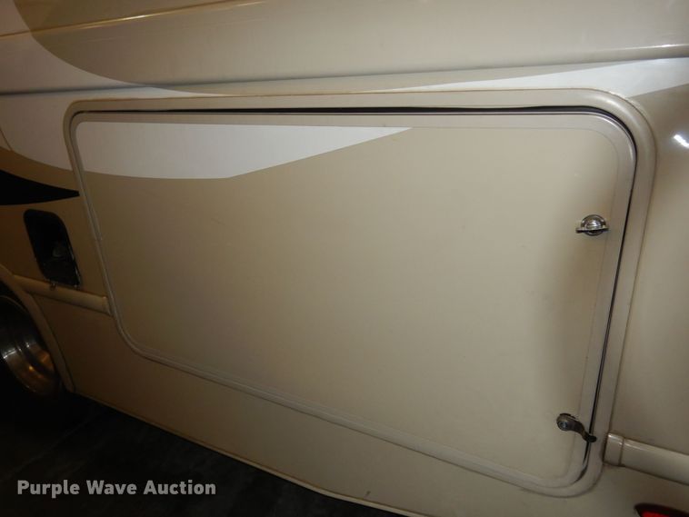 image for item DN1552 2017 Ford Econoline E350 Super Duty  RV