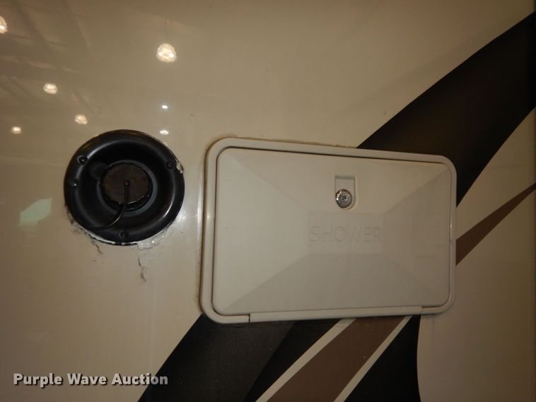 image for item DN1552 2017 Ford Econoline E350 Super Duty  RV