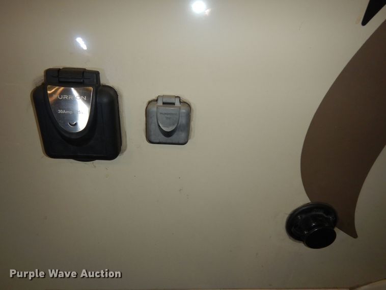 image for item DN1552 2017 Ford Econoline E350 Super Duty  RV