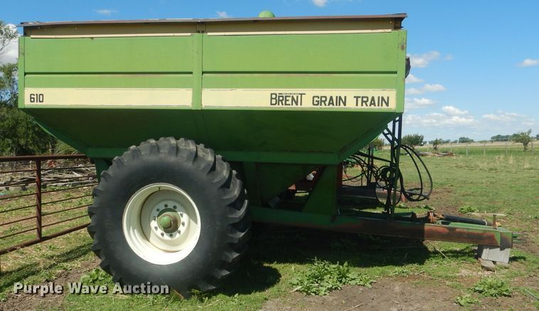 image for item DJ1316 Brent 610  grain cart