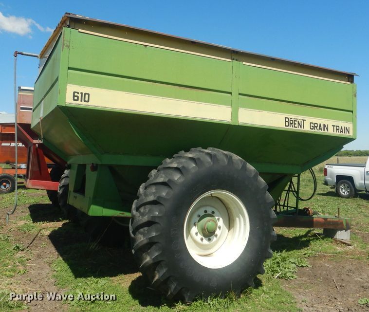 image for item DJ1316 Brent 610  grain cart
