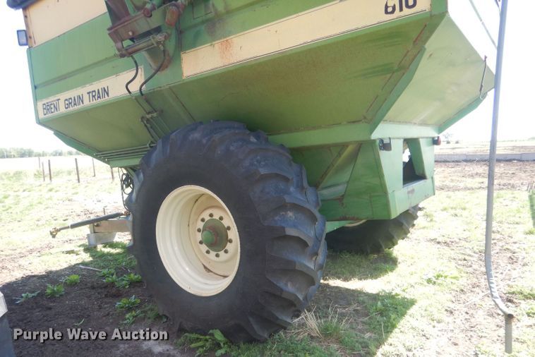 image for item DJ1316 Brent 610  grain cart