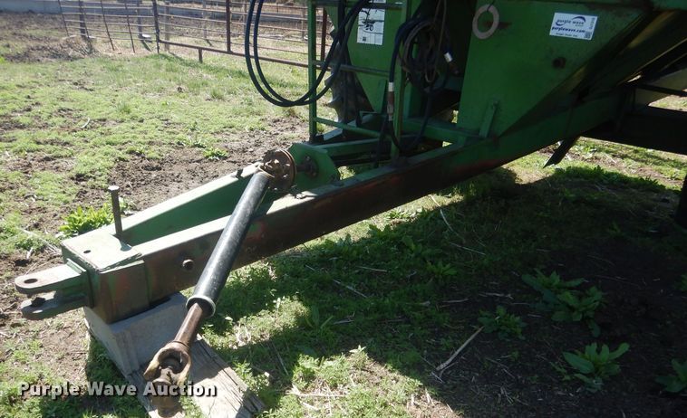 image for item DJ1316 Brent 610  grain cart