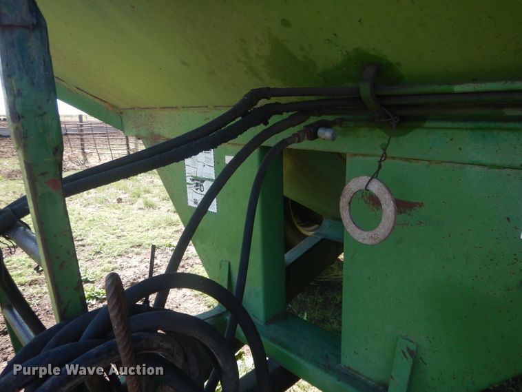 image for item DJ1316 Brent 610  grain cart