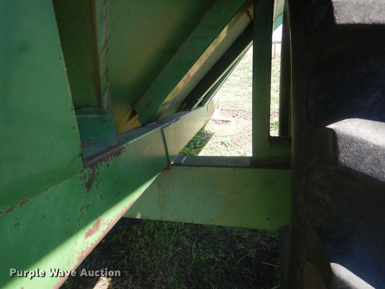 image for item DJ1316 Brent 610  grain cart