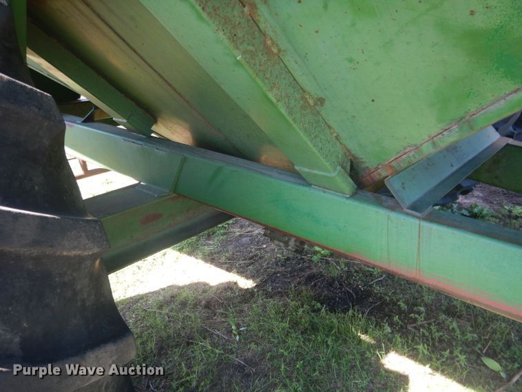 image for item DJ1316 Brent 610  grain cart