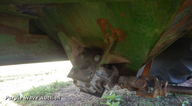 image for item DJ1316 Brent 610  grain cart