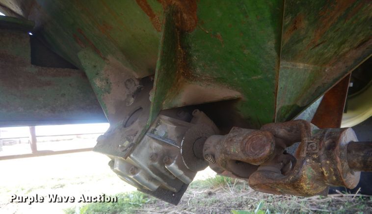 image for item DJ1316 Brent 610  grain cart