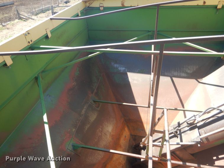 image for item DJ1316 Brent 610  grain cart