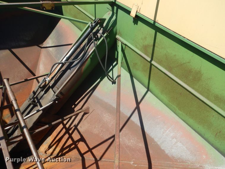 image for item DJ1316 Brent 610  grain cart