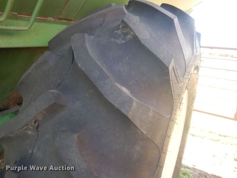 image for item DJ1316 Brent 610  grain cart