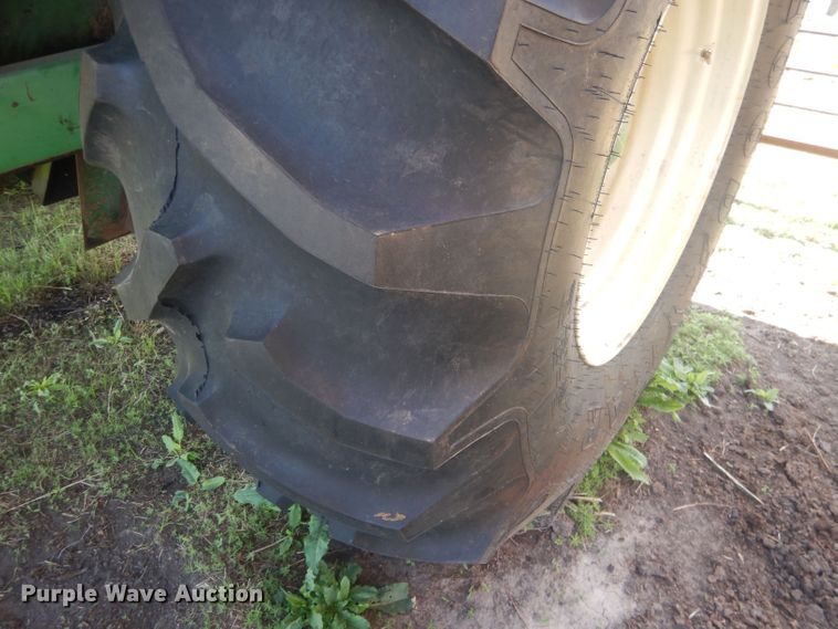 image for item DJ1316 Brent 610  grain cart