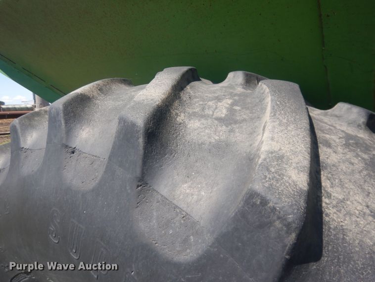 image for item DJ1316 Brent 610  grain cart