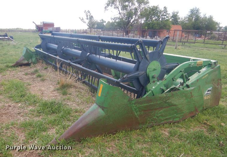 image for item DJ1319 1988 John Deere 920  flex head