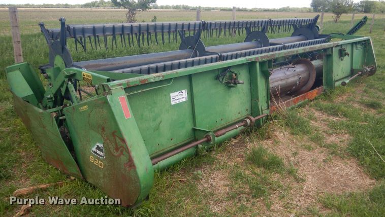 image for item DJ1319 1988 John Deere 920  flex head