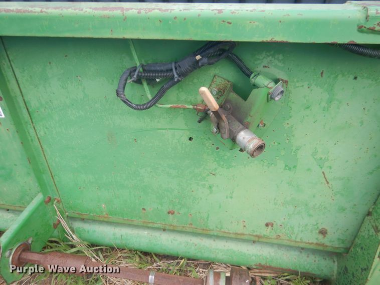 image for item DJ1319 1988 John Deere 920  flex head