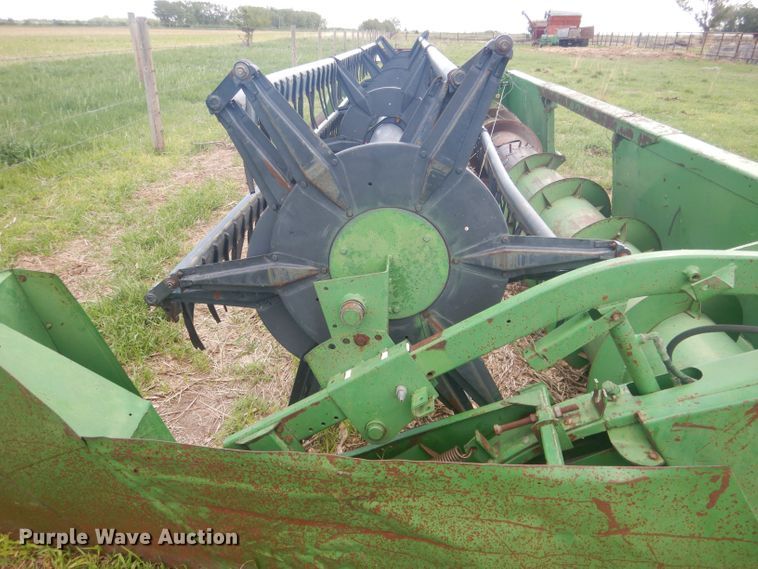 image for item DJ1319 1988 John Deere 920  flex head