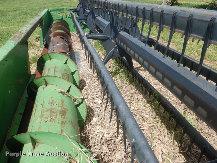 image for item DJ1319 1988 John Deere 920  flex head