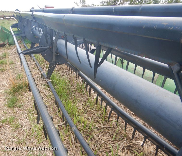 image for item DJ1319 1988 John Deere 920  flex head