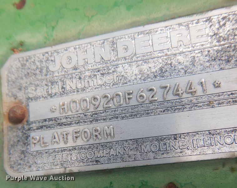 image for item DJ1319 1988 John Deere 920  flex head