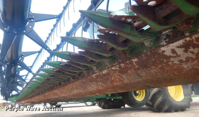 image for item DJ1320 2014 John Deere 630D  draper head