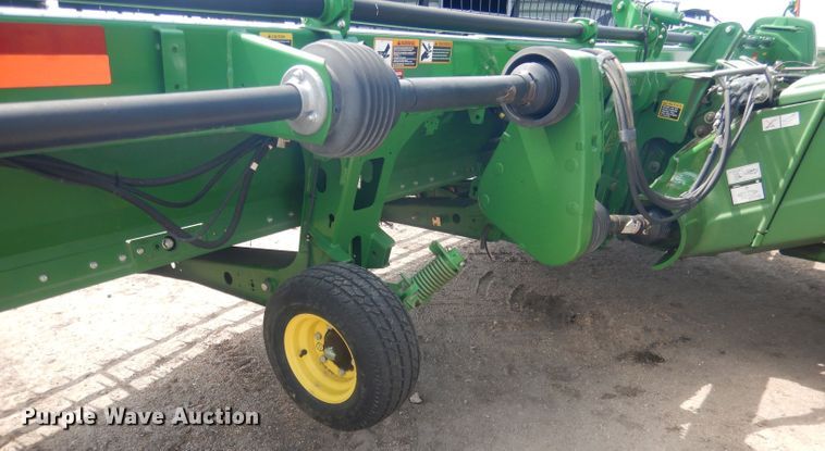 image for item DJ1320 2014 John Deere 630D  draper head