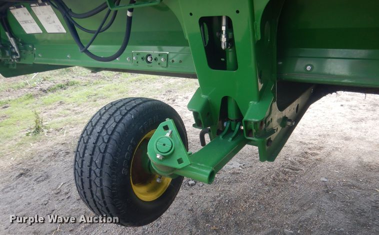 image for item DJ1320 2014 John Deere 630D  draper head