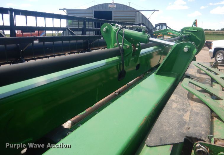 image for item DJ1320 2014 John Deere 630D  draper head