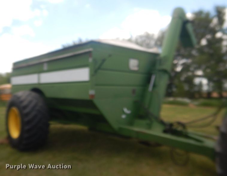 image for item DJ1323 Brent 800A  grain cart