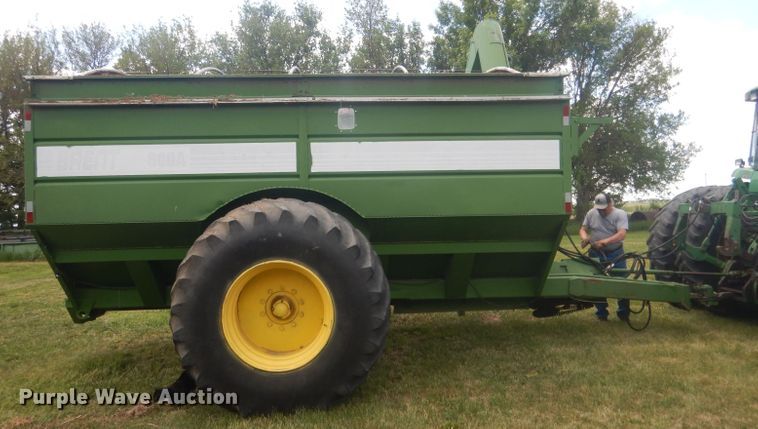 image for item DJ1323 Brent 800A  grain cart