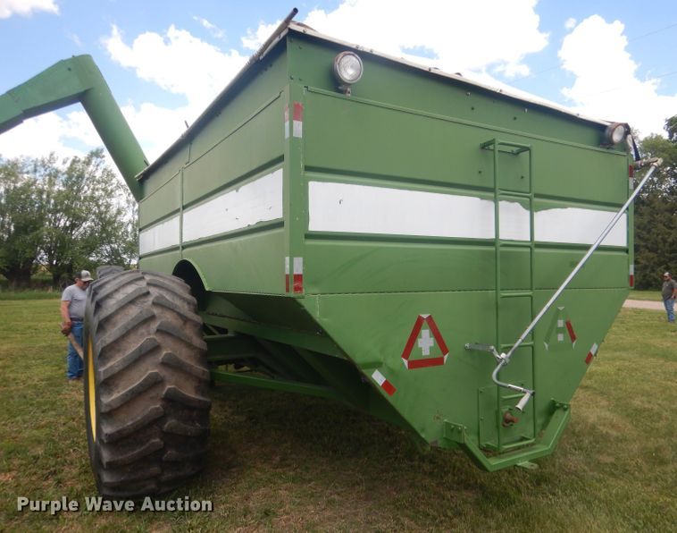 image for item DJ1323 Brent 800A  grain cart