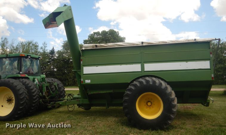 image for item DJ1323 Brent 800A  grain cart