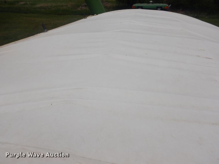 image for item DJ1323 Brent 800A  grain cart