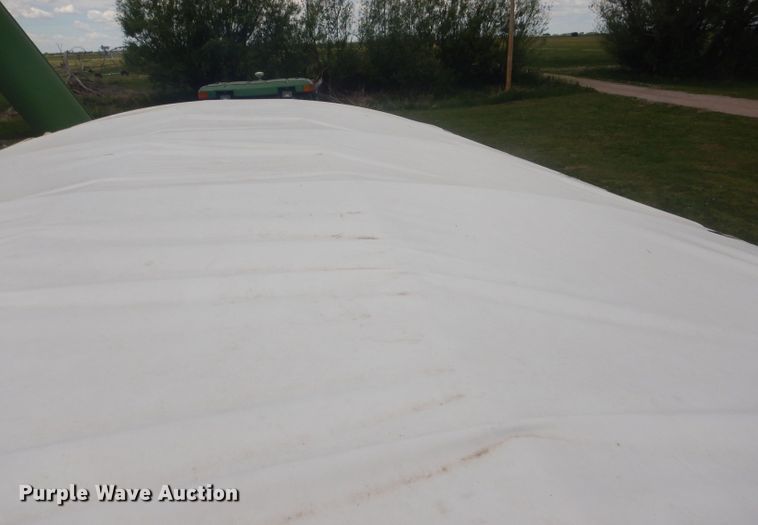 image for item DJ1323 Brent 800A  grain cart