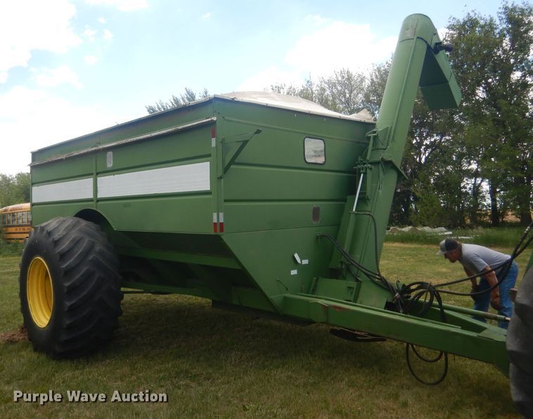 image for item DJ1323 Brent 800A  grain cart
